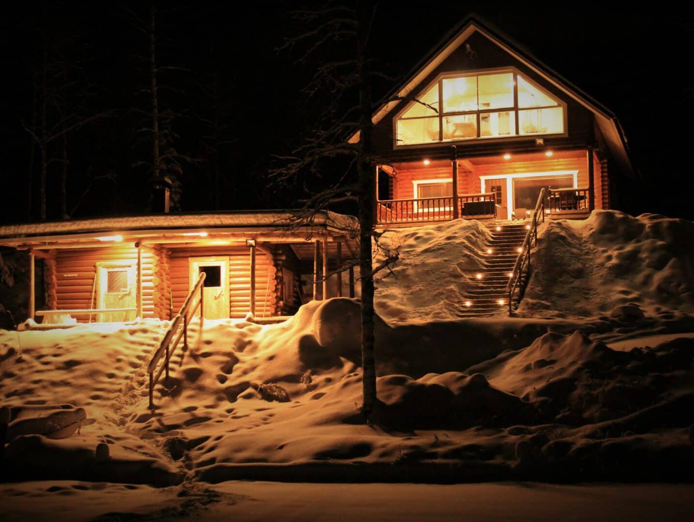 Villa Hiekkaranta yöllä