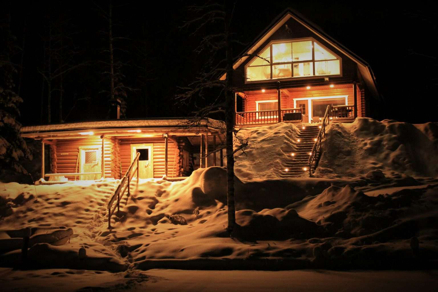 Villa Hiekkaranta at night