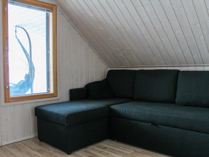 Villa Hiekkaranta yläkerran sohva