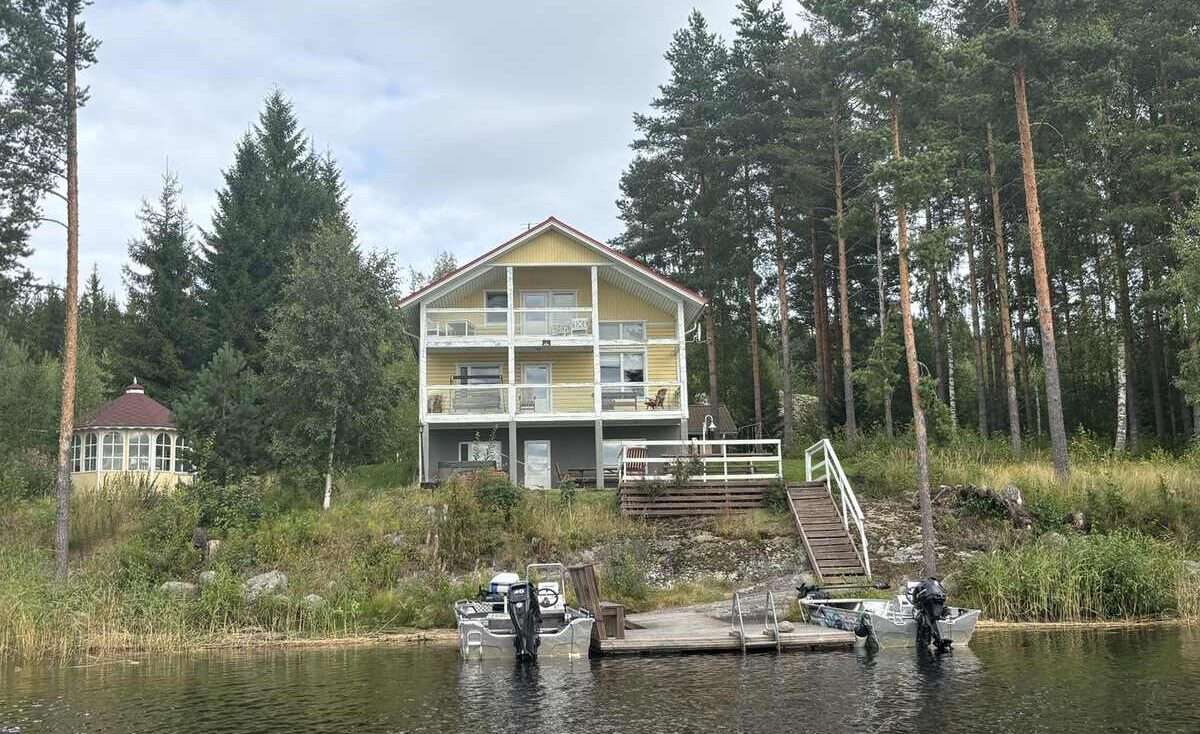 Fishing boat at Villa Rantakallio private shore on Lake Simpelejärvi